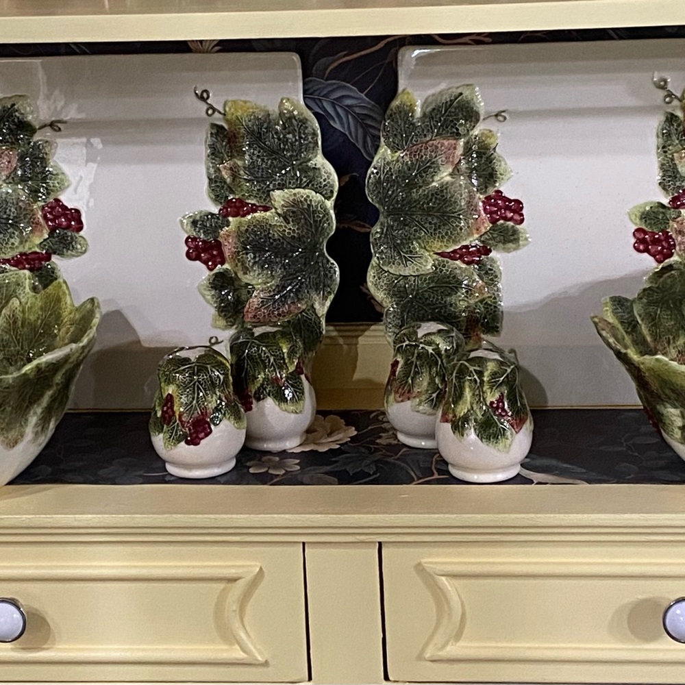 NWOT BETTER HOMES & GARDEN Leaf Pattern Ceramic BowlS, 8 Salad Plate Set, 2 S/P - Picture 2 of 16